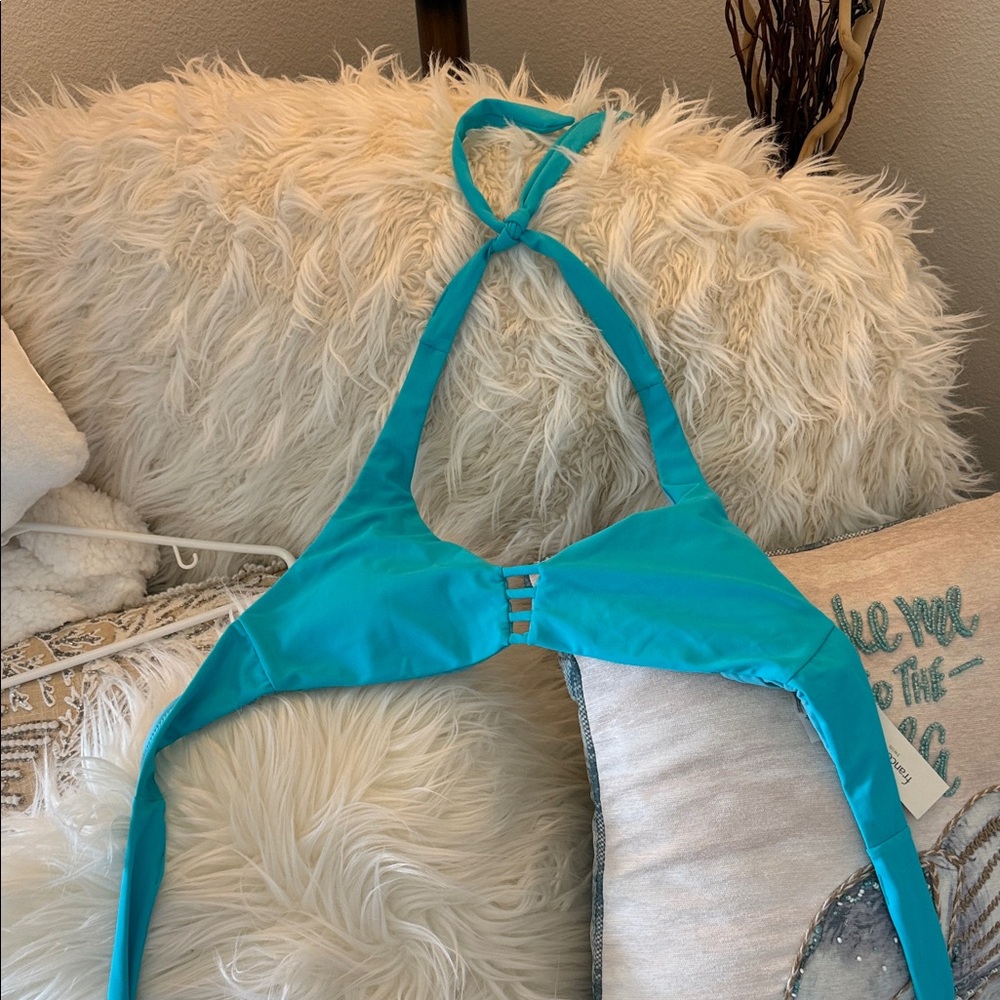 NWT- Francesca's Aqua Swim bikini top 👙